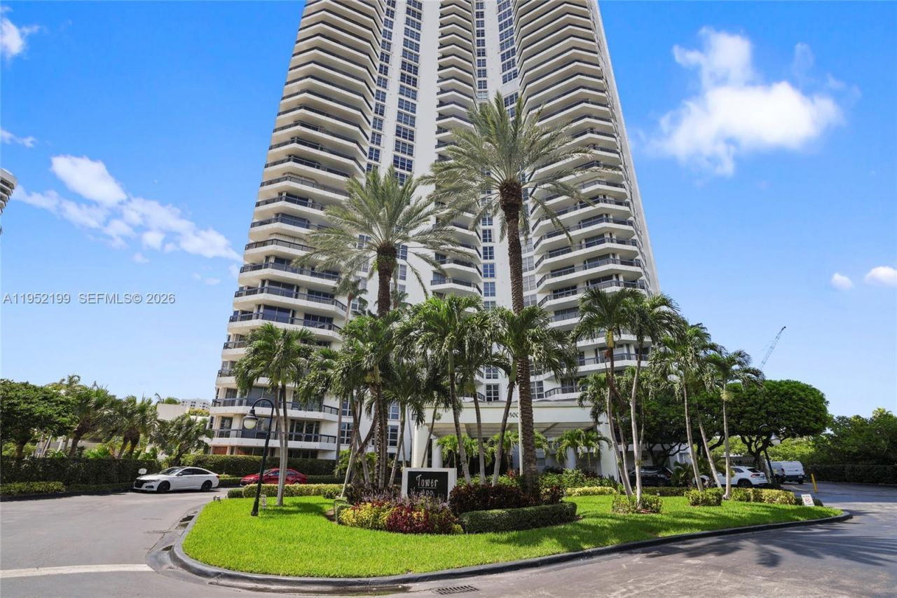 3500 Mystic Pointe Dr, Unit 2908, Aventura, FL 33180 Photo