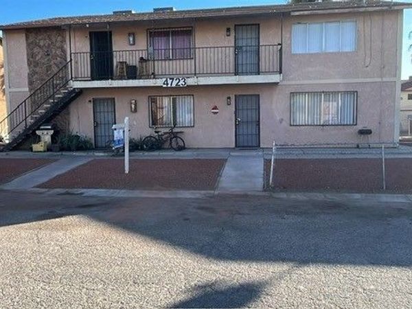 4723 Thunderbolt Avenue, Las Vegas, NV 89115