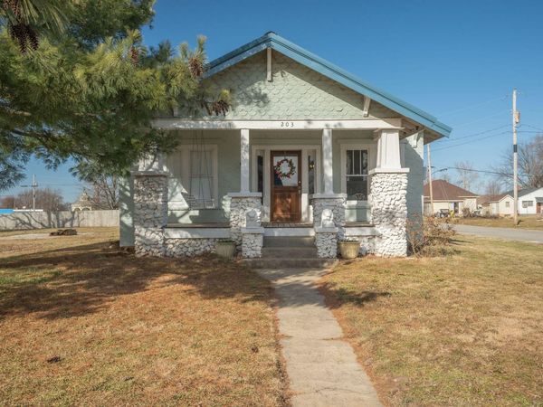 203&207 W Main Street , Wheaton, MO 64874