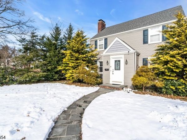 303 Ashland Rd, Middlesex, NJ 08846