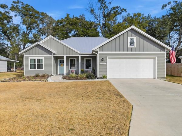 9092 MaryAnn Dr, Fanning Springs, FL 32693