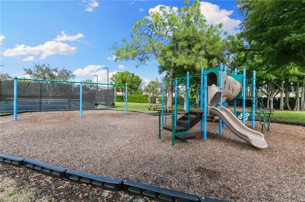6737 Autumn Woods Blvd, Naples, FL 34109 Photo