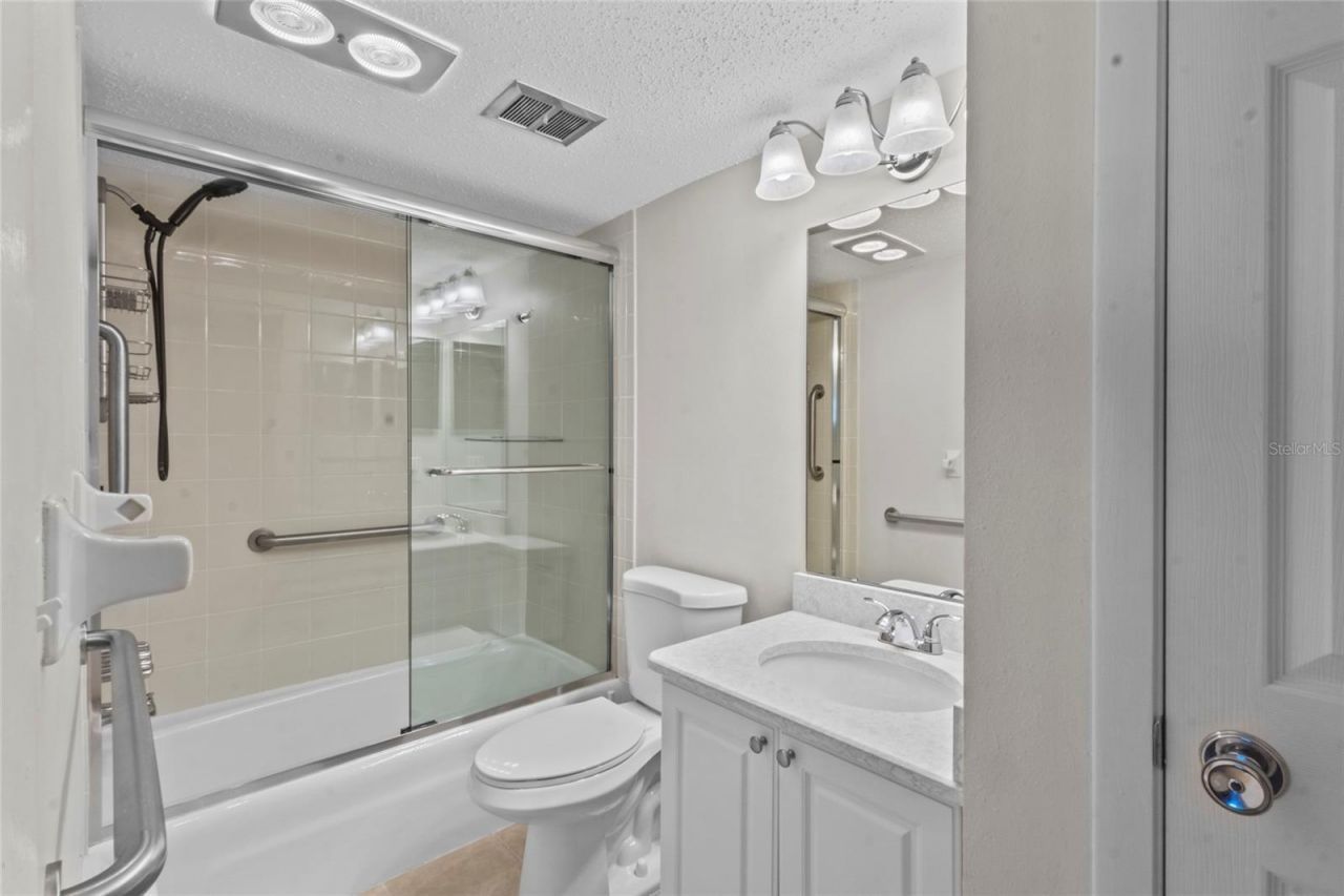 7193 W Country Club Drive N, Unit 140, Sarasota, FL 34243 Photo