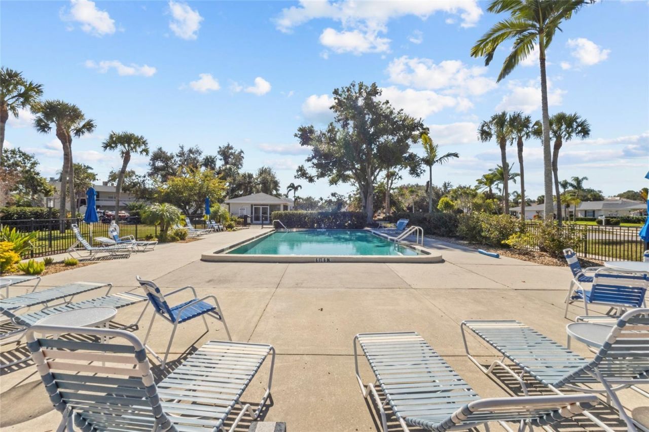 7193 W Country Club Drive N, Unit 140, Sarasota, FL 34243 Photo