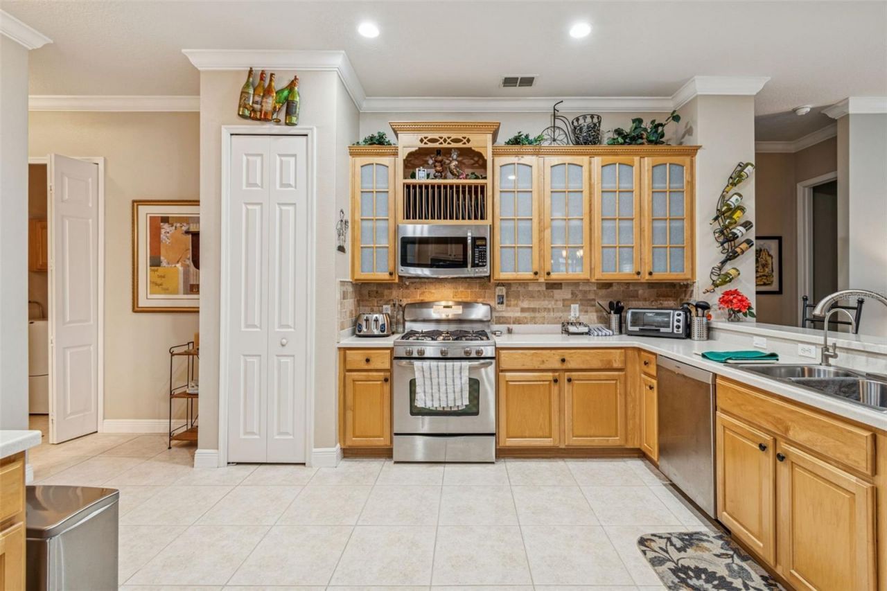 305 Rock Springs Drive, Kissimmee, FL 34759 Photo