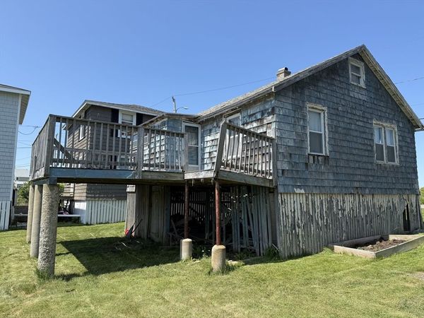 30 Ocean Ave, Hull, MA 02045