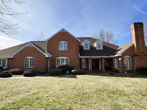 18903 MANCHESTER DRIVE, HAGERSTOWN, MD 21742