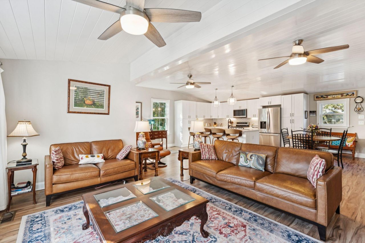 608 E Ashley Avenue Photo 17