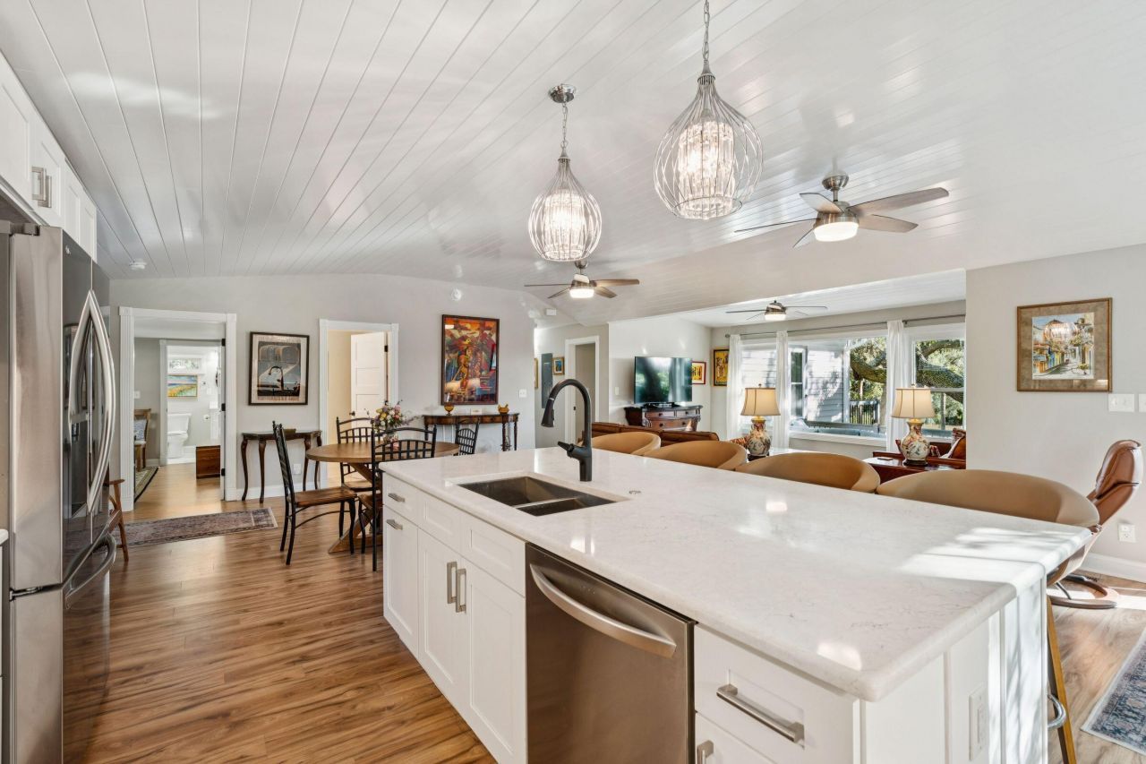 608 E Ashley Avenue Photo 22