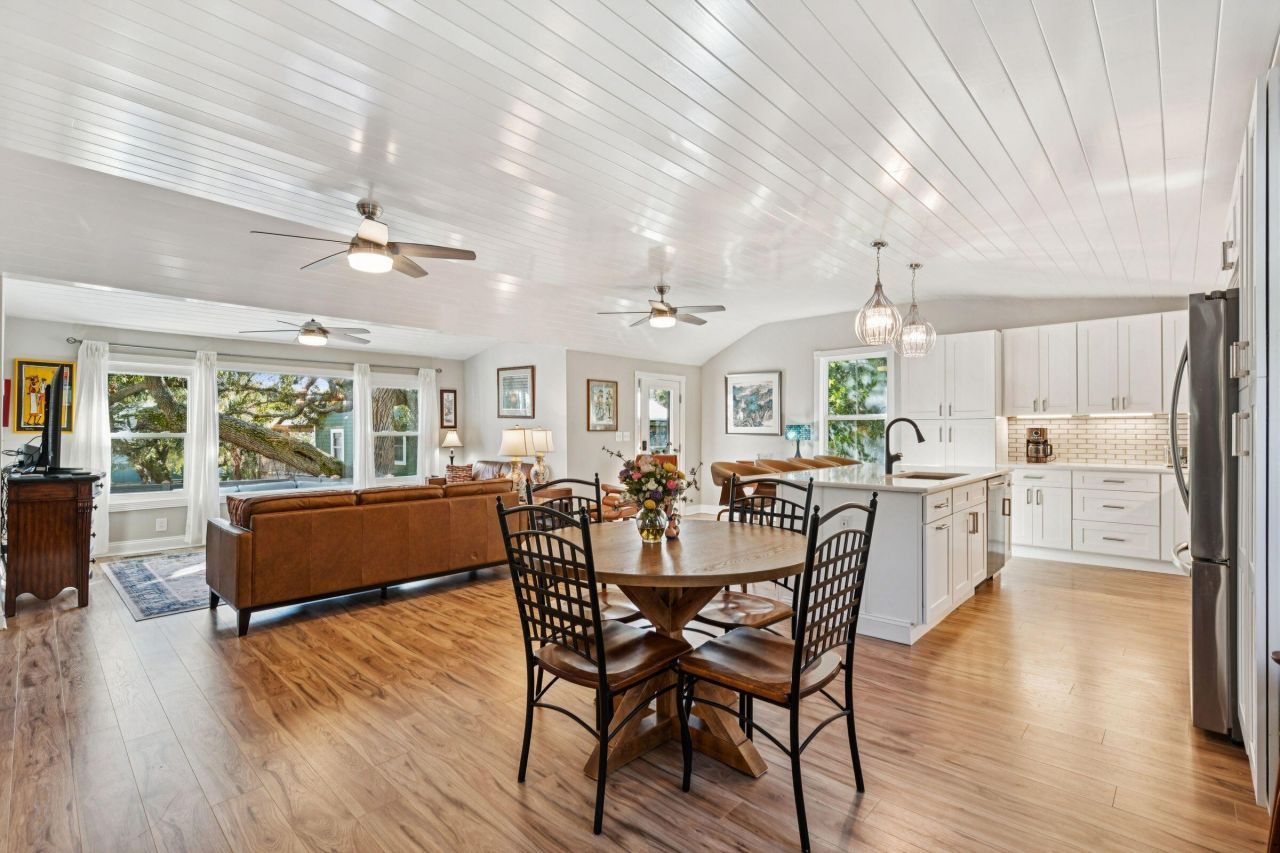 608 E Ashley Avenue Photo 24