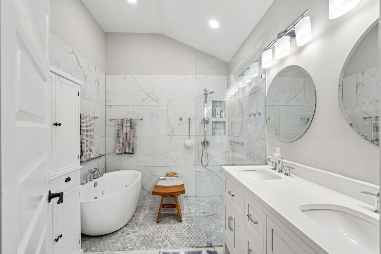 608 E Ashley Avenue Photo 31