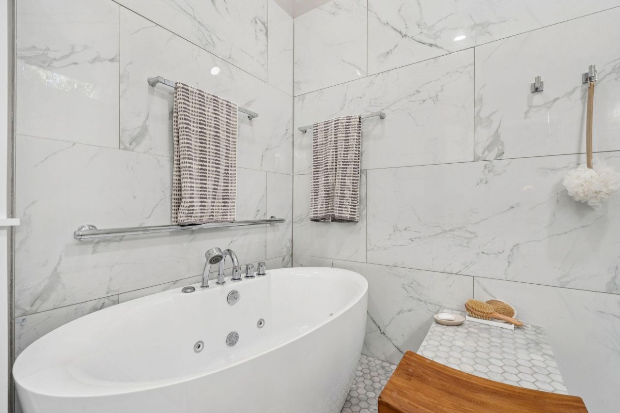 608 E Ashley Avenue Photo 33