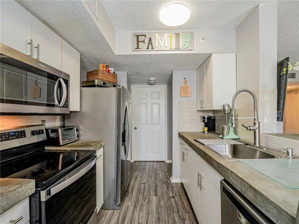 1570 S 42nd Circle, Unit 203, Vero Beach, FL 32967