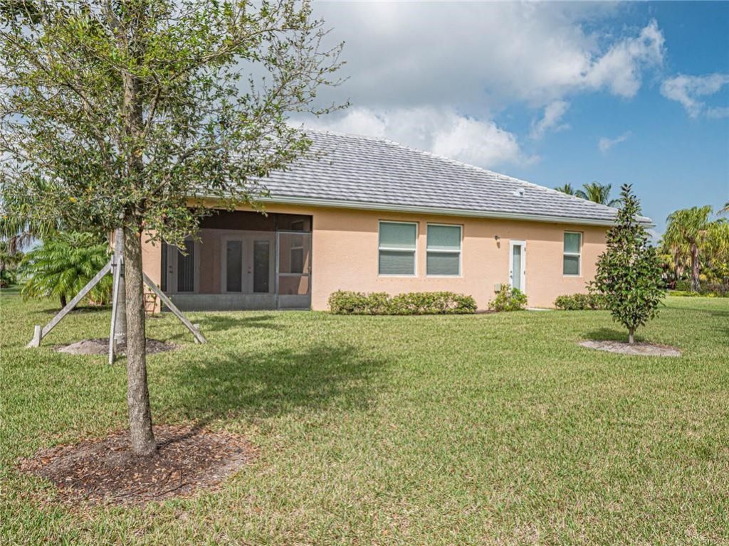 2576 Saint Lucia Circle, Vero Beach, FL 32967 Photo