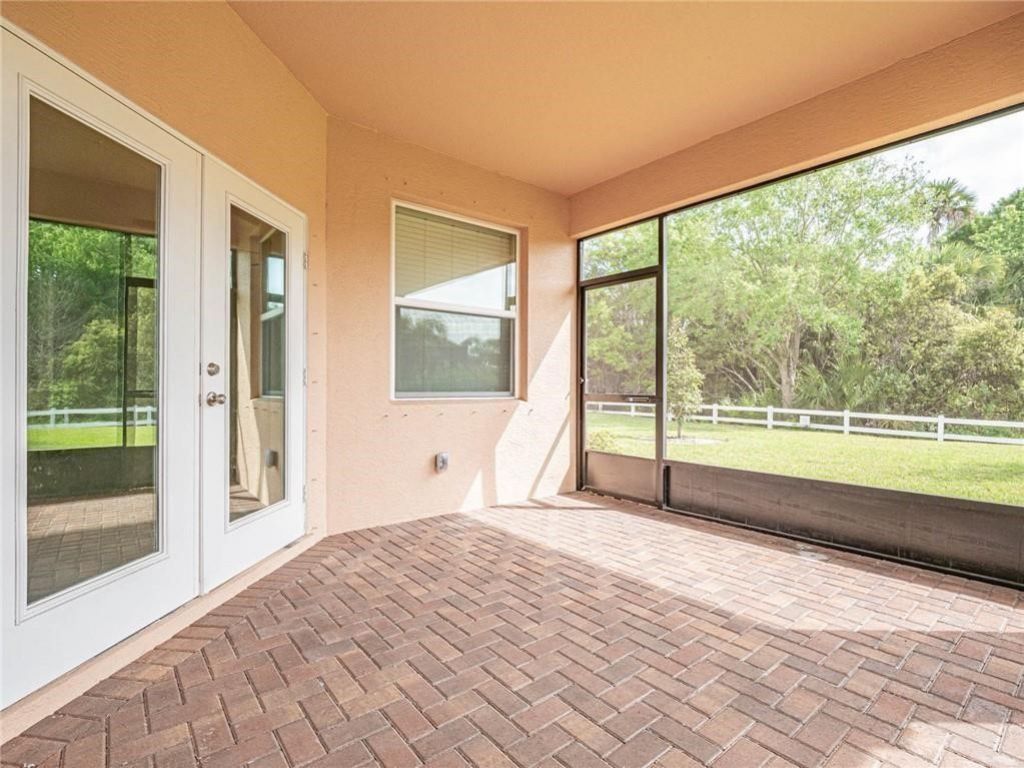 2576 Saint Lucia Circle, Vero Beach, FL 32967 Photo