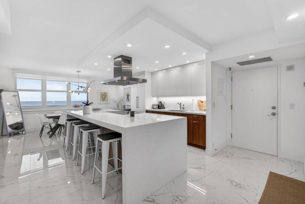 5440 N Ocean Drive, Unit Ph-206, Singer Island, FL 33404 Photo