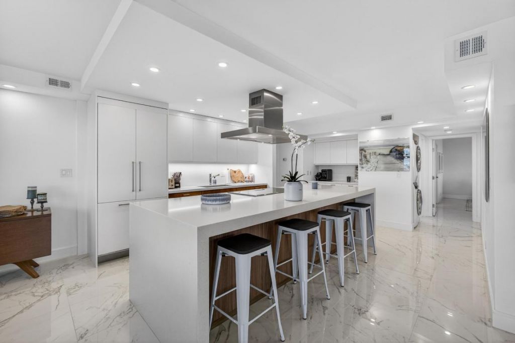 5440 N Ocean Drive, Unit Ph-206, Singer Island, FL 33404 Photo