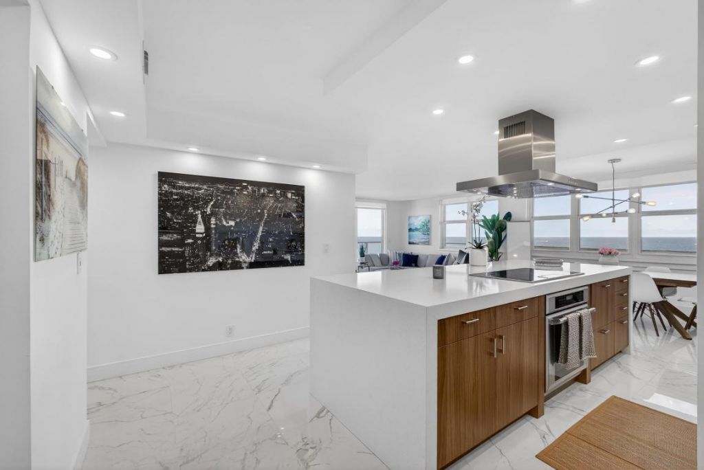 5440 N Ocean Drive, Unit Ph-206, Singer Island, FL 33404 Photo