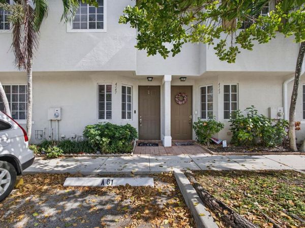 4147 Napoli Lake Drive, Riviera Beach, FL 33410