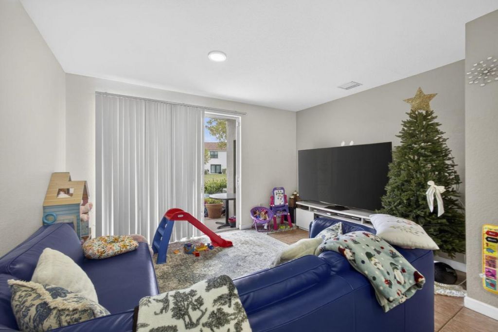 4147 Napoli Lake Drive, Riviera Beach, FL 33410 Photo