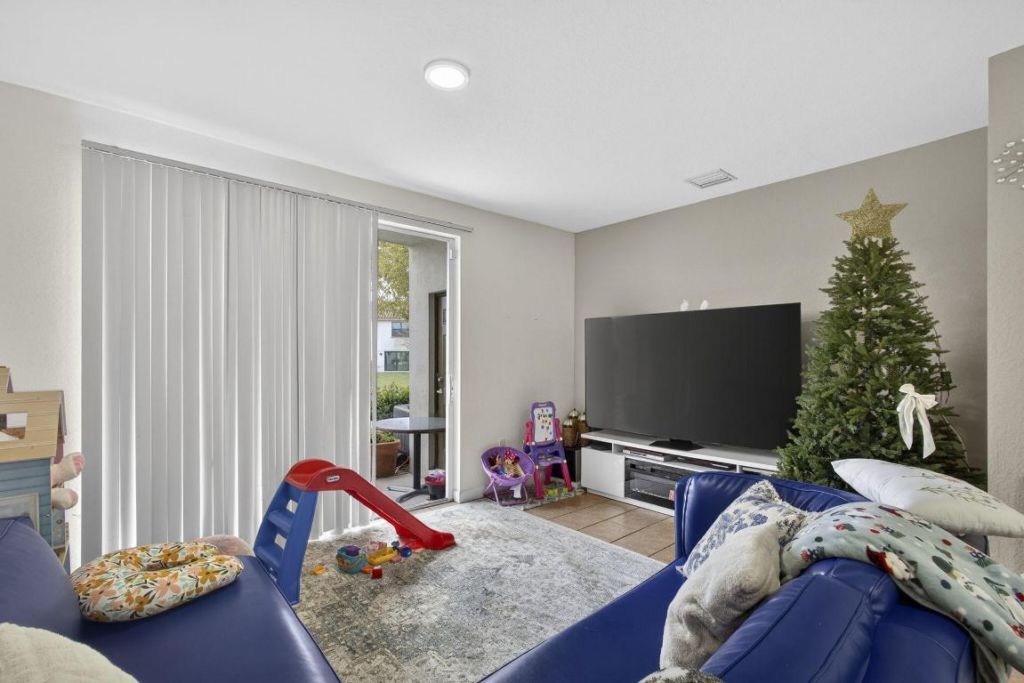 4147 Napoli Lake Drive, Riviera Beach, FL 33410 Photo