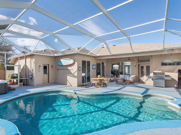 518 SW Ray Avenue, Port St. Lucie, FL 34983