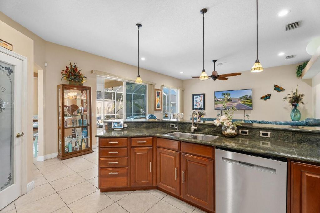 518 SW Ray Avenue, Port Saint Lucie, FL 34983 Photo