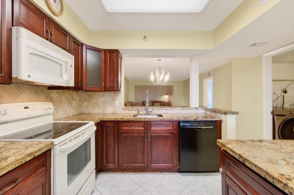7076 Huntington Ln, Unit 608, Delray Beach, FL 33446 Photo