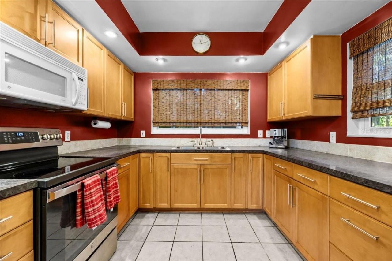 220 22nd Avenue Se, Saint Petersburg, FL 33705 Photo