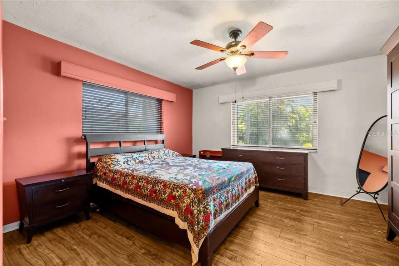 220 22nd Avenue Se, Saint Petersburg, FL 33705 Photo