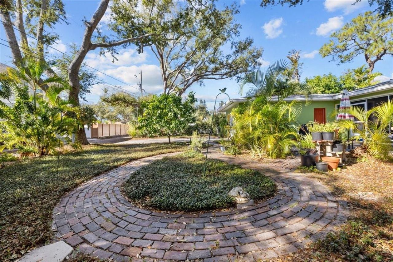 220 22nd Avenue Se, Saint Petersburg, FL 33705 Photo