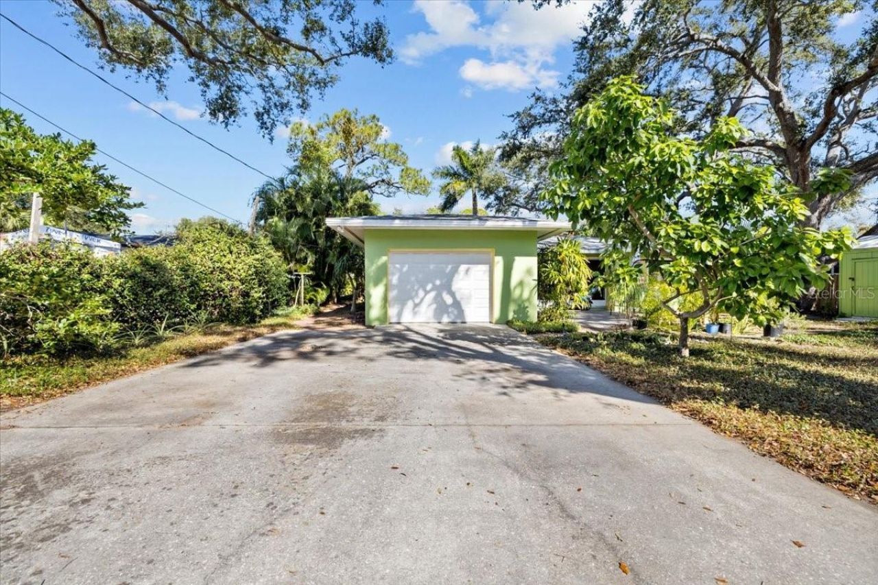 220 22nd Avenue Se, Saint Petersburg, FL 33705 Photo