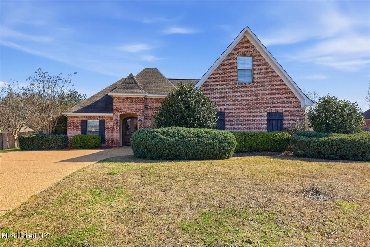 215 Tucker Drive, Brandon, MS 39042 Main Photo