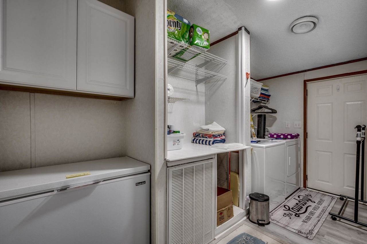 300 Rolling Ridge Dr. Photo 12