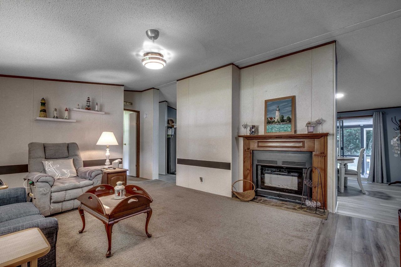 300 Rolling Ridge Dr. Photo 2