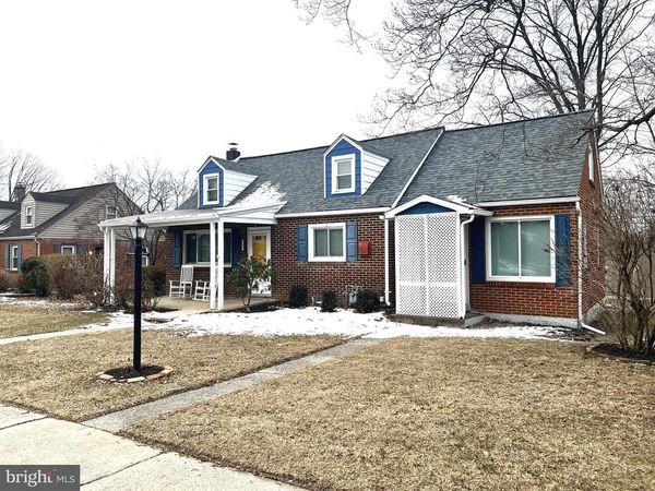 205 LINN STREET, HARRISBURG, PA 17109