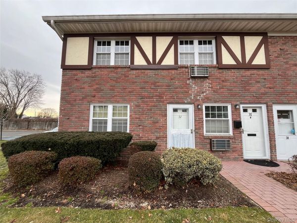 32 Springwood Drive, North Babylon, NY 11703
