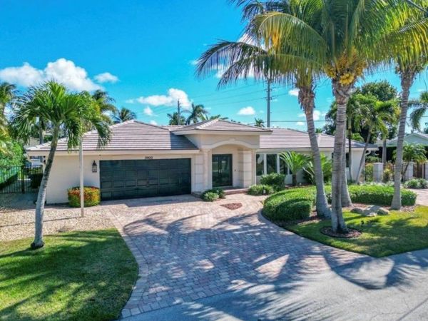 3900 NE 24th Avenue, Lighthouse Point, FL 33064