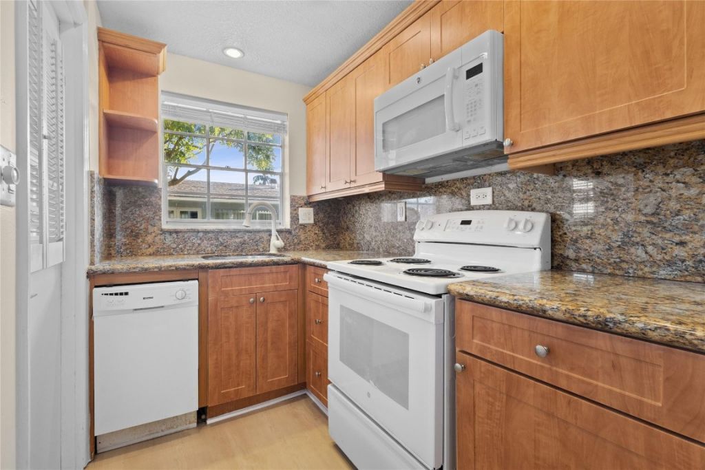 1965 SE 5th Court, Unit 104, Pompano Beach, FL 33060 Photo