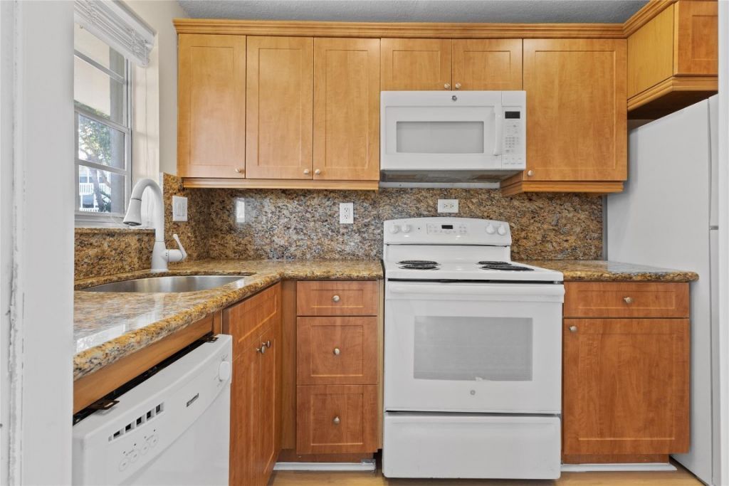 1965 SE 5th Court, Unit 104, Pompano Beach, FL 33060 Photo