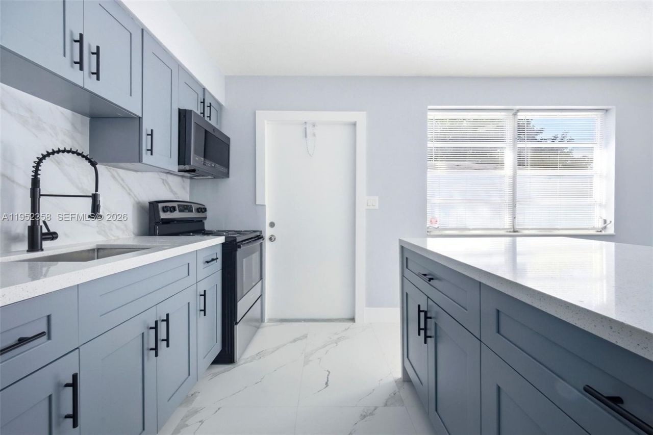 2440 Hayes St, Unit 1-5, Hollywood, FL 33020 Photo