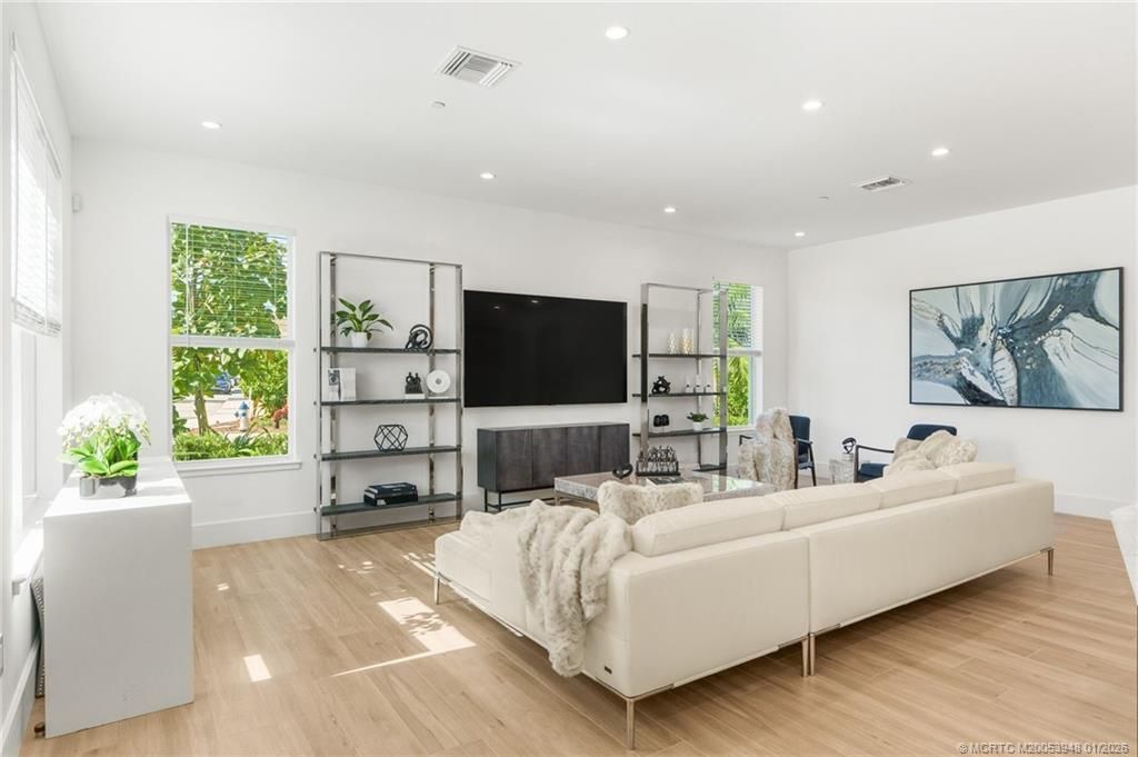 55 SE Seminole Street, Unit 1A, Stuart, FL 34994 Photo