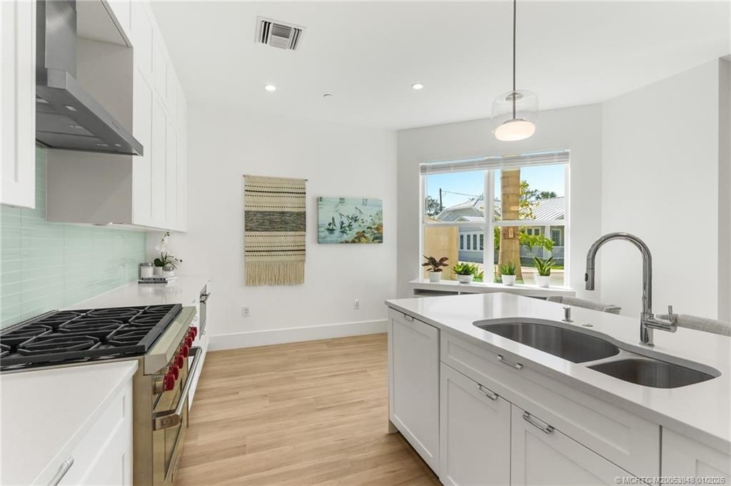 55 SE Seminole Street, Unit 1A, Stuart, FL 34994 Photo