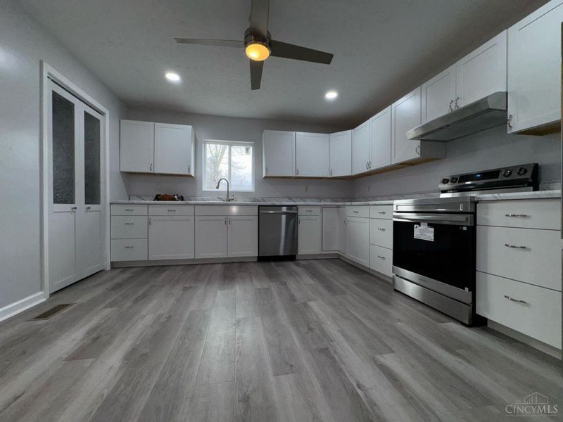 147 S Broadway Street, Midland, OH 45148 Photo 10