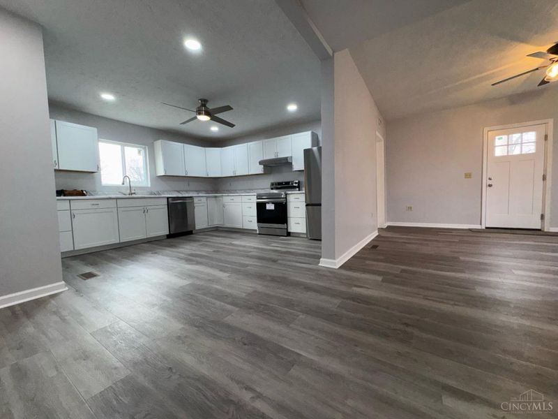 147 S Broadway Street, Midland, OH 45148 Photo 8