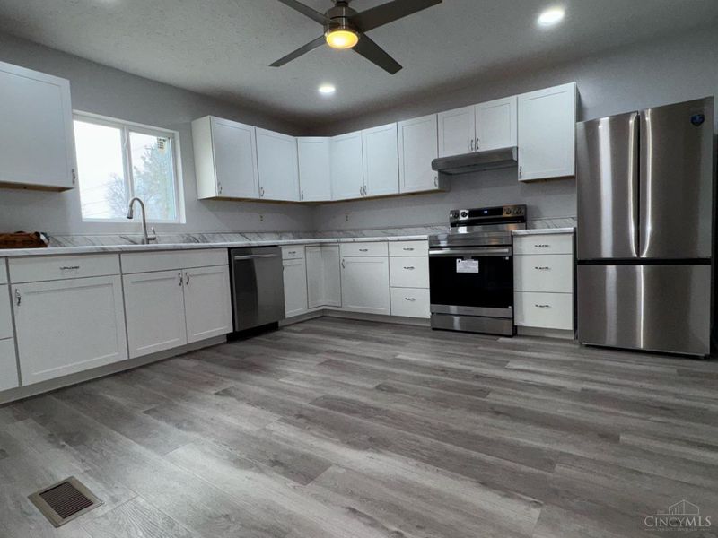 147 S Broadway Street, Midland, OH 45148 Photo 9