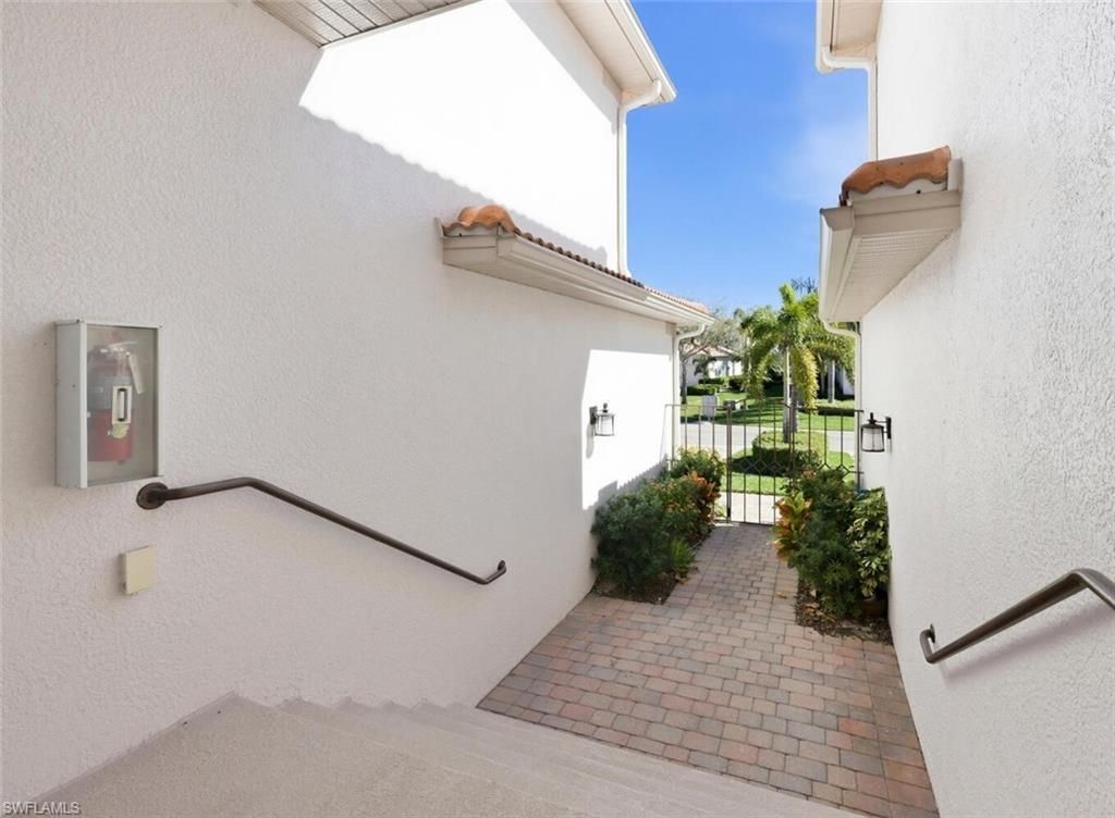 17454 Old Harmony Dr, Unit 201, Fort Myers, FL 33908 Photo