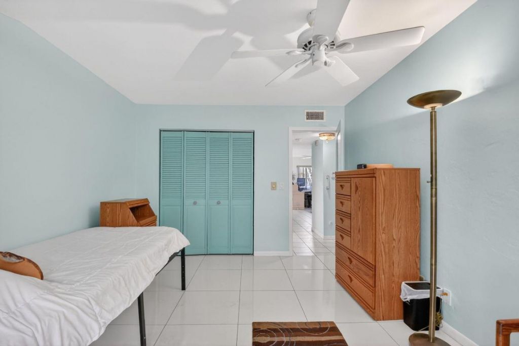 3320 Lake Osborne Drive, Unit 102, Lake Worth Beach, FL 33461 Photo