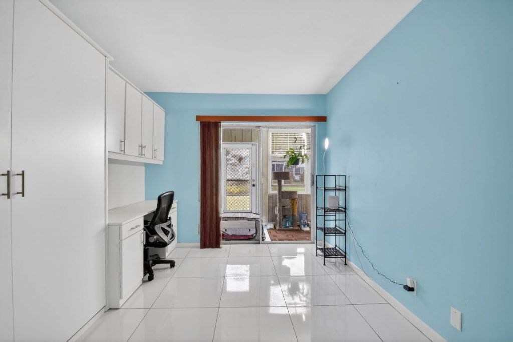 3320 Lake Osborne Drive, Unit 102, Lake Worth Beach, FL 33461 Photo