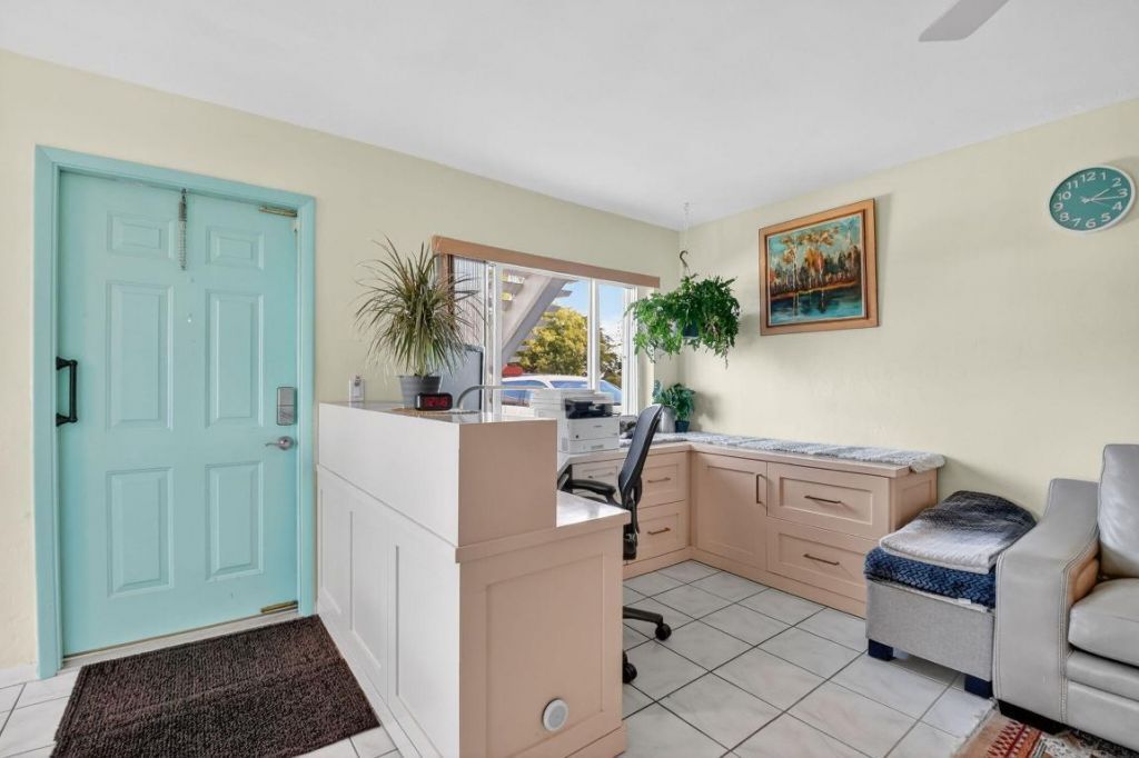 3320 Lake Osborne Drive, Unit 102, Lake Worth Beach, FL 33461 Photo